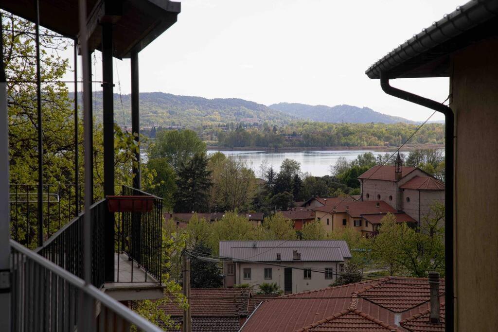 Vista Lago-Appartamento Funzionale Con Vista Varese Eksteriør bilde