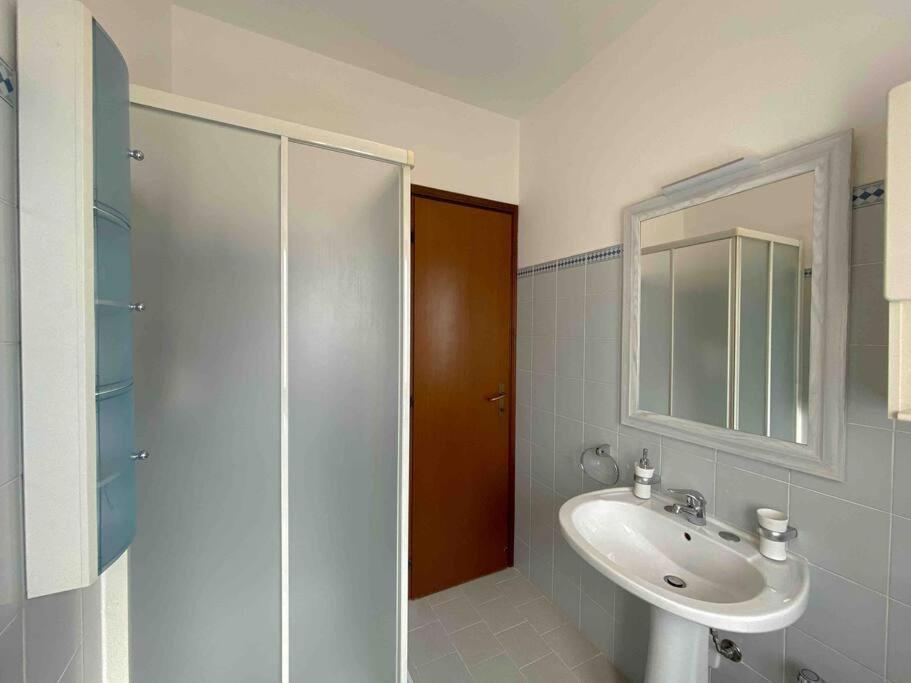 Vista Lago-Appartamento Funzionale Con Vista Varese Eksteriør bilde